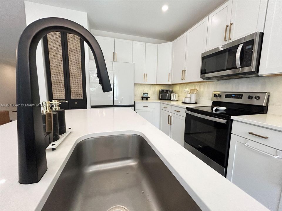 For Sale: $580,000 (3 beds, 2 baths, 1455 Square Feet)