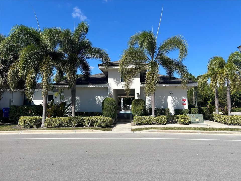 For Sale: $580,000 (3 beds, 2 baths, 1455 Square Feet)