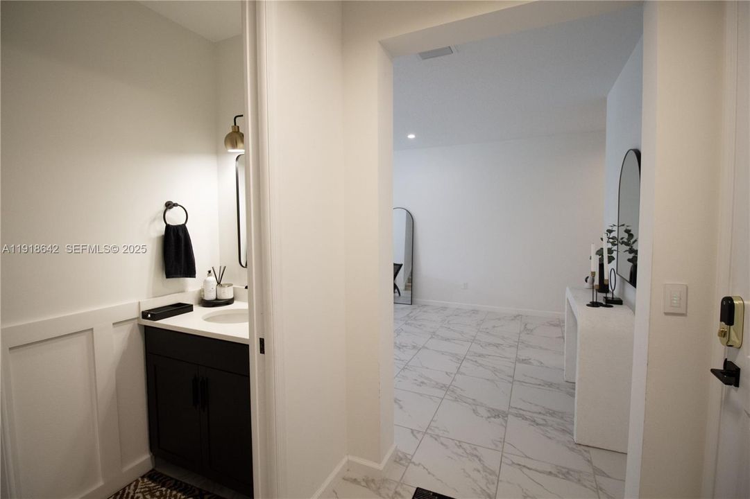 For Sale: $580,000 (3 beds, 2 baths, 1455 Square Feet)