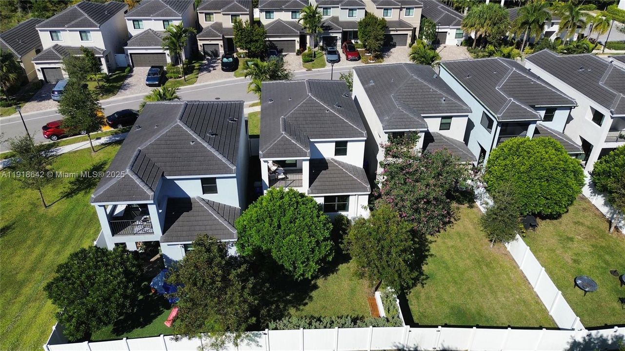 For Sale: $580,000 (3 beds, 2 baths, 1455 Square Feet)