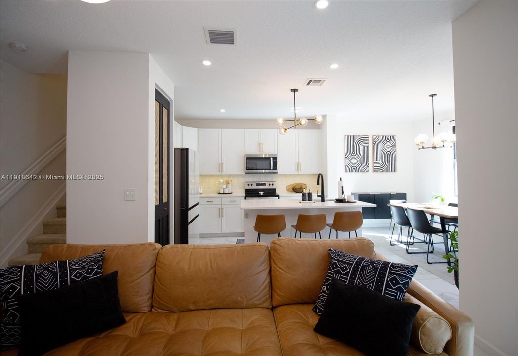 For Sale: $580,000 (3 beds, 2 baths, 1455 Square Feet)