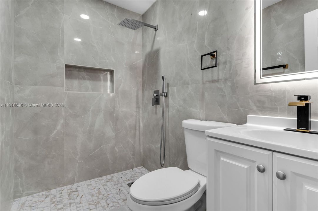 For Sale: $700,000 (8 beds, 4 baths, 0 Square Feet)