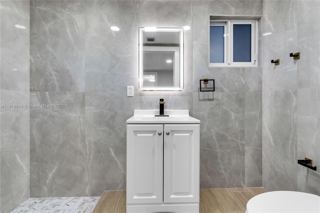 For Sale: $700,000 (8 beds, 4 baths, 0 Square Feet)