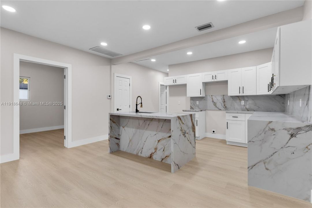 For Sale: $700,000 (8 beds, 4 baths, 0 Square Feet)