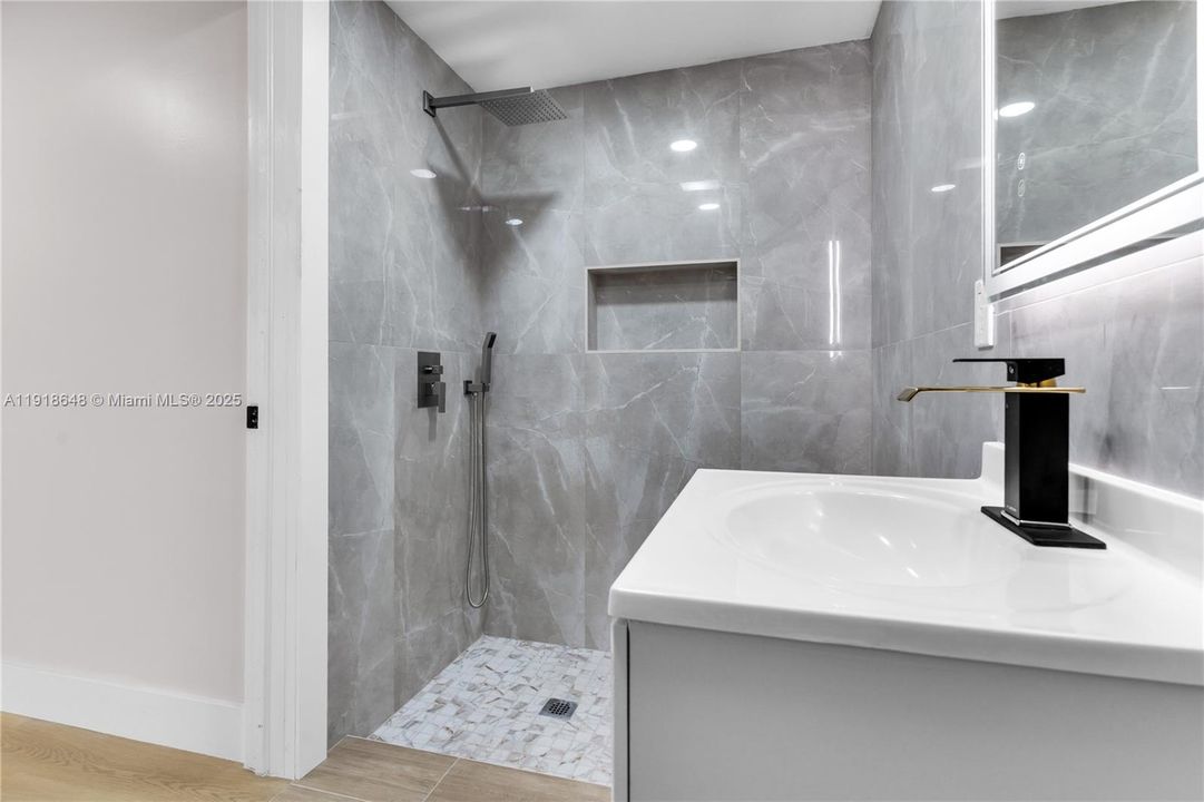 For Sale: $700,000 (8 beds, 4 baths, 0 Square Feet)