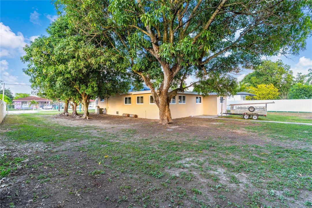 For Sale: $700,000 (8 beds, 4 baths, 0 Square Feet)