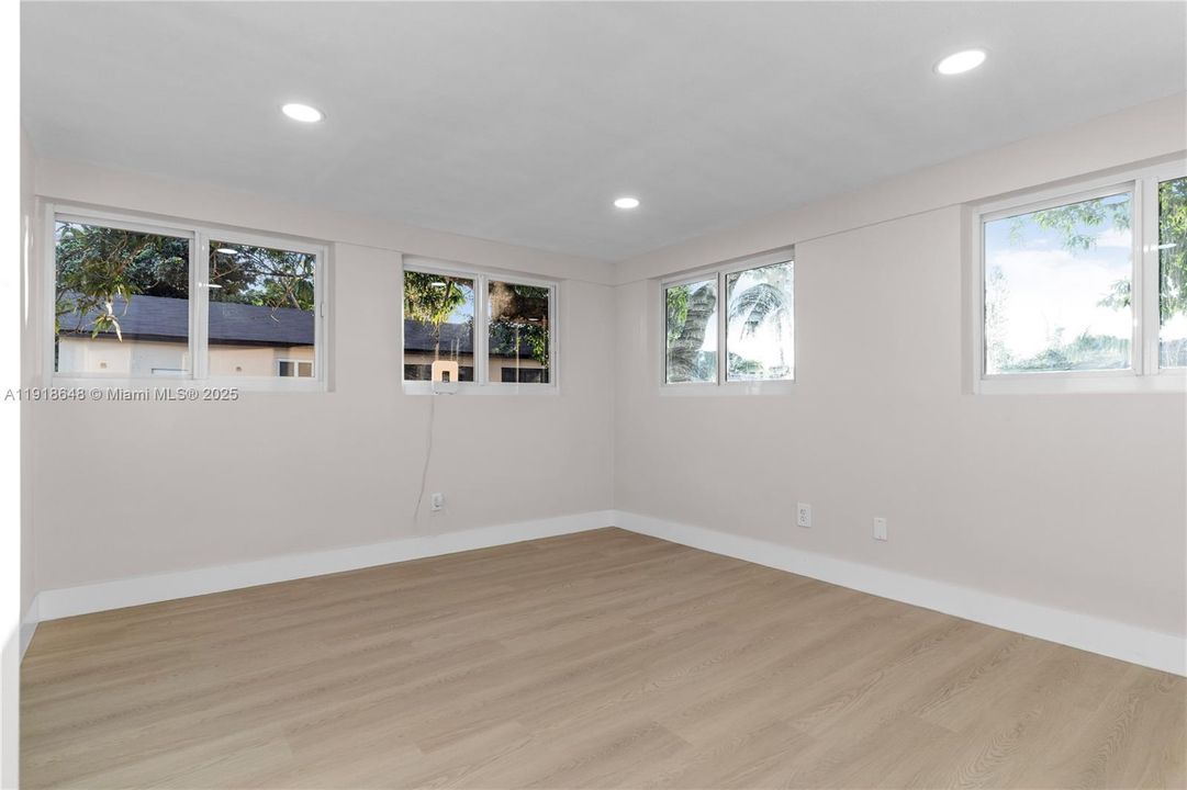 For Sale: $700,000 (8 beds, 4 baths, 0 Square Feet)