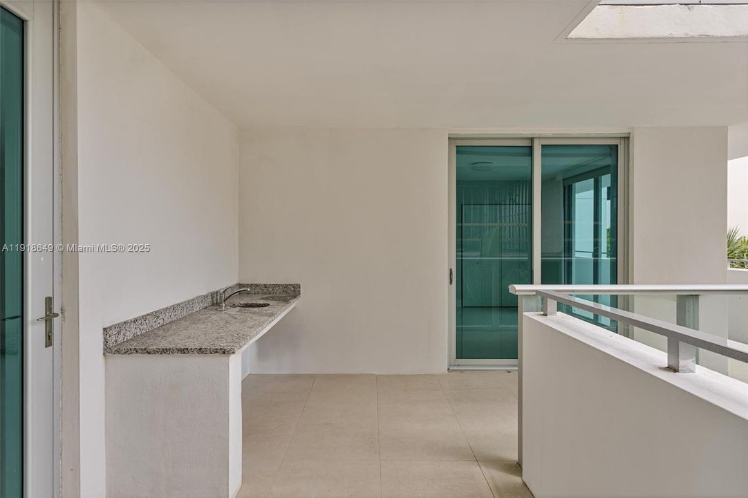 На продажу: $798,500 (3 спален, 2 ванн, 1972 Квадратных фут)