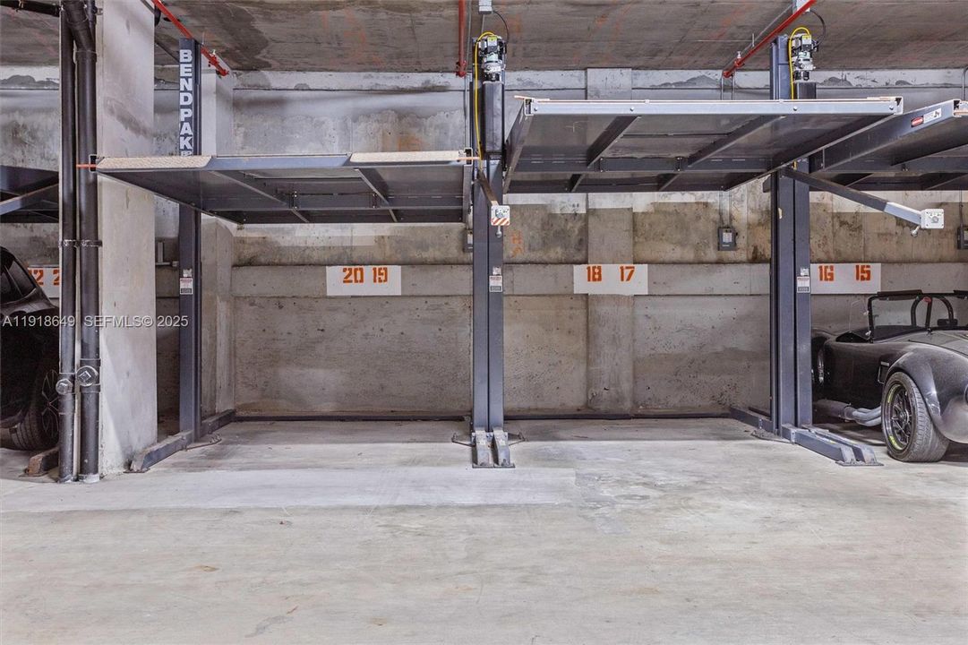 For Sale: $798,500 (3 beds, 2 baths, 1972 Square Feet)