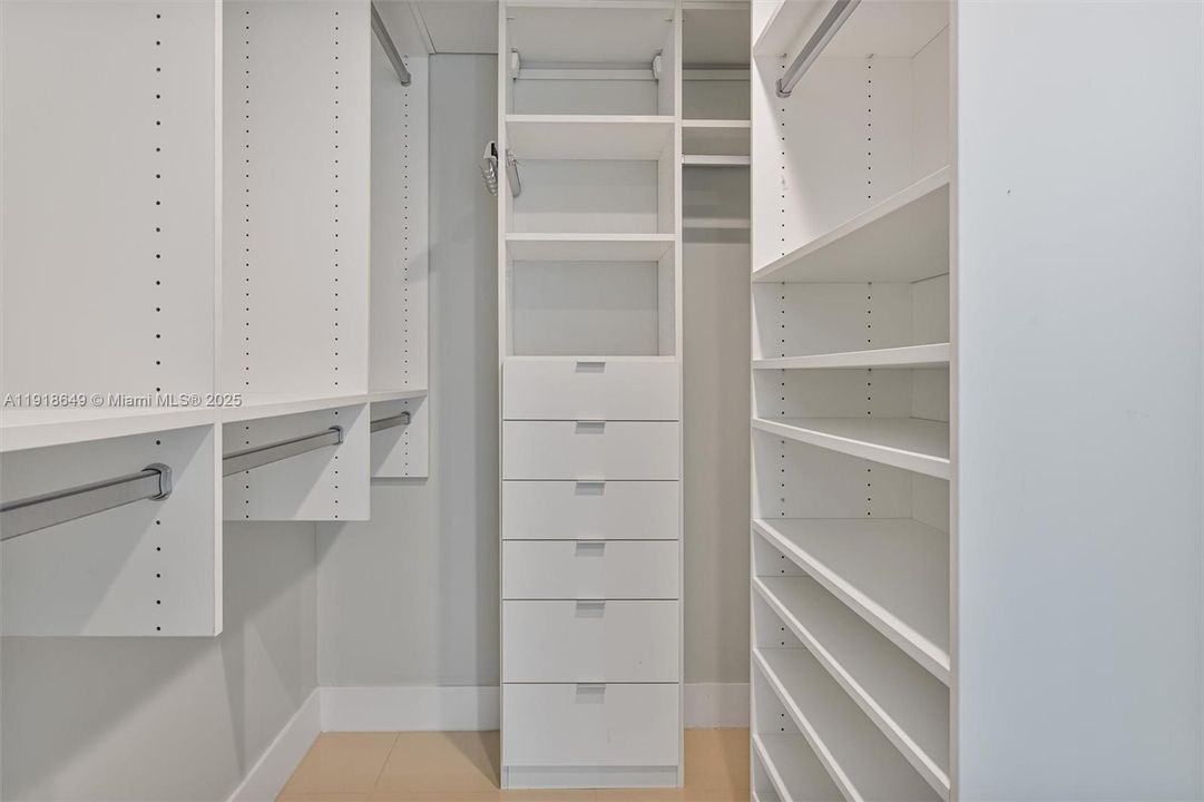 На продажу: $798,500 (3 спален, 2 ванн, 1972 Квадратных фут)