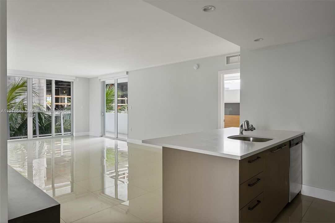 На продажу: $798,500 (3 спален, 2 ванн, 1972 Квадратных фут)