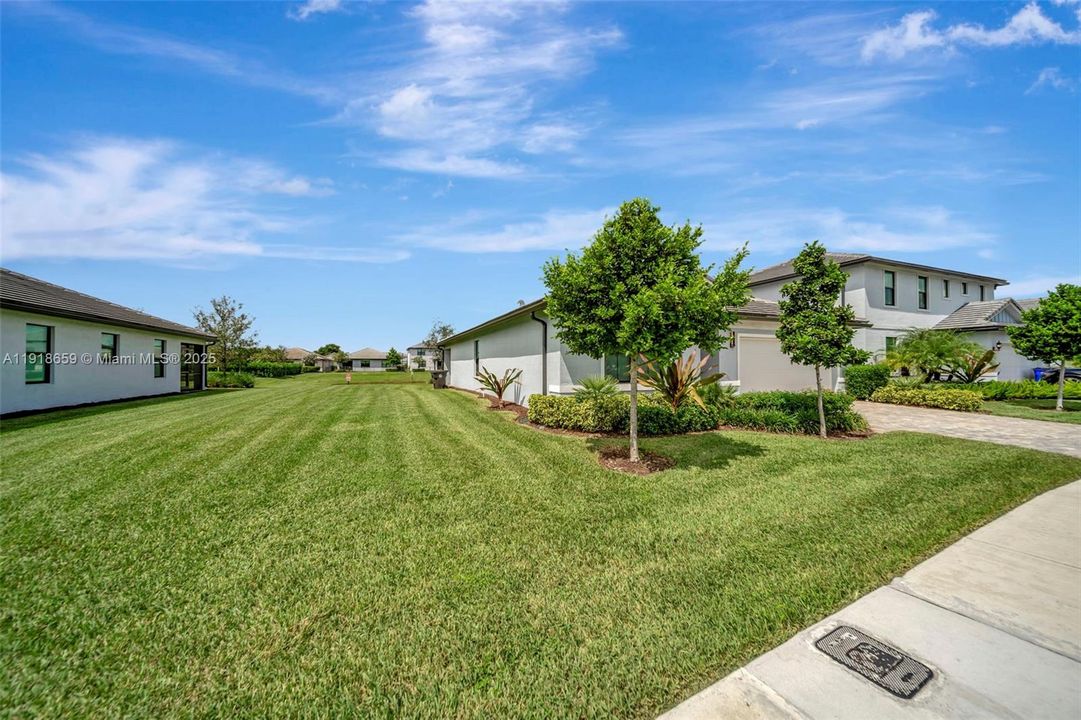 For Sale: $575,000 (3 beds, 2 baths, 1647 Square Feet)