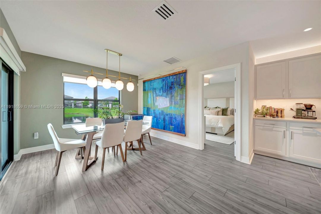 For Sale: $575,000 (3 beds, 2 baths, 1647 Square Feet)