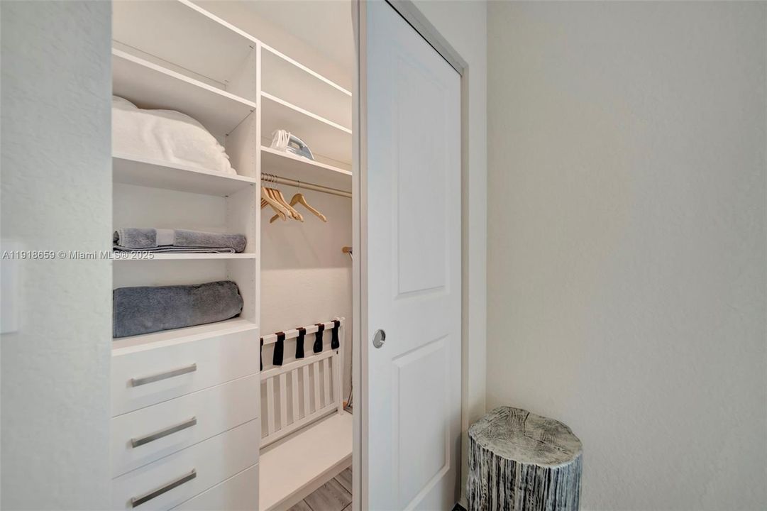 For Sale: $575,000 (3 beds, 2 baths, 1647 Square Feet)