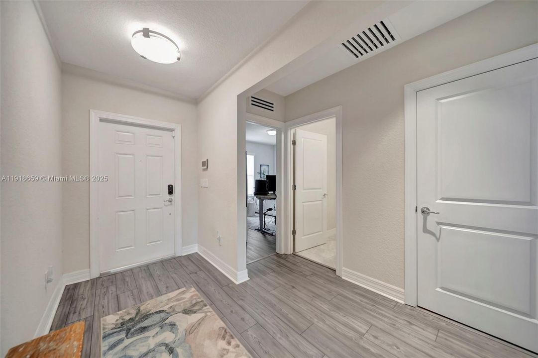 For Sale: $575,000 (3 beds, 2 baths, 1647 Square Feet)