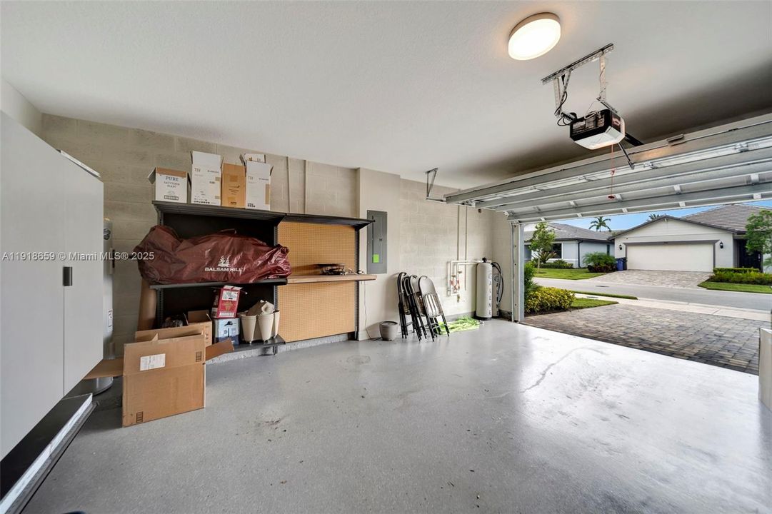 For Sale: $575,000 (3 beds, 2 baths, 1647 Square Feet)