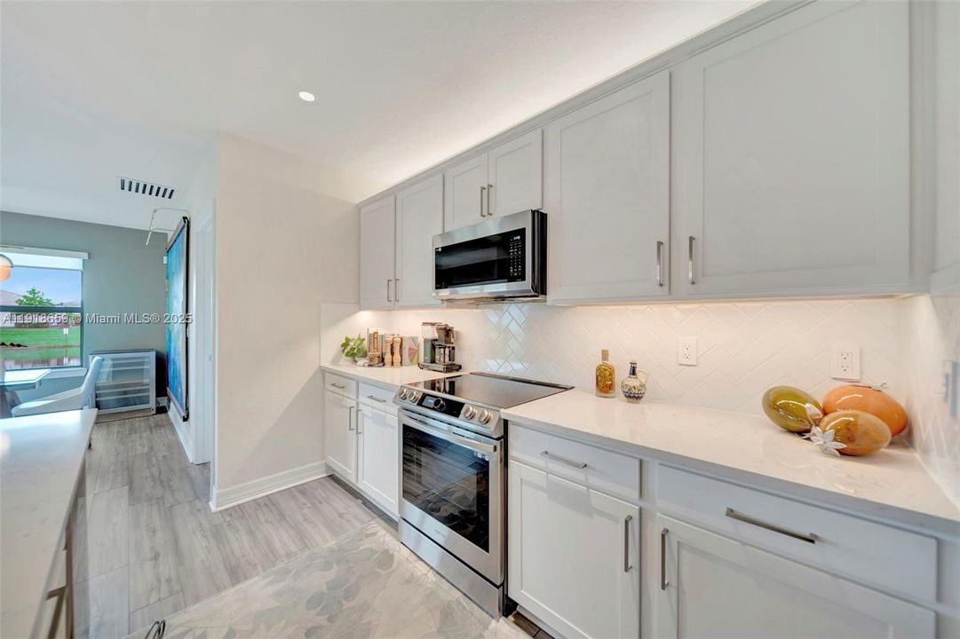 For Sale: $575,000 (3 beds, 2 baths, 1647 Square Feet)