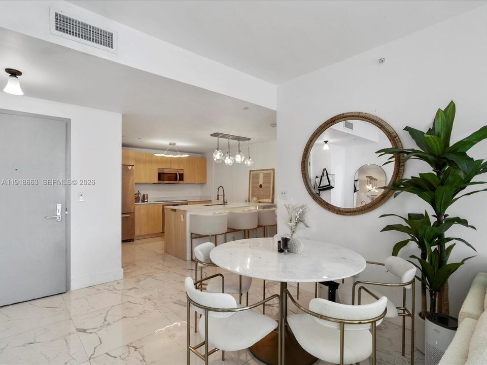 Active With Contract: $1,399,950 (3 beds, 3 baths, 1592 Square Feet)