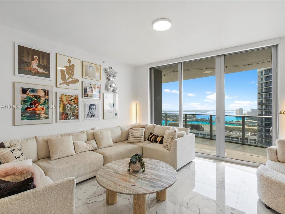 Active With Contract: $1,399,950 (3 beds, 3 baths, 1592 Square Feet)