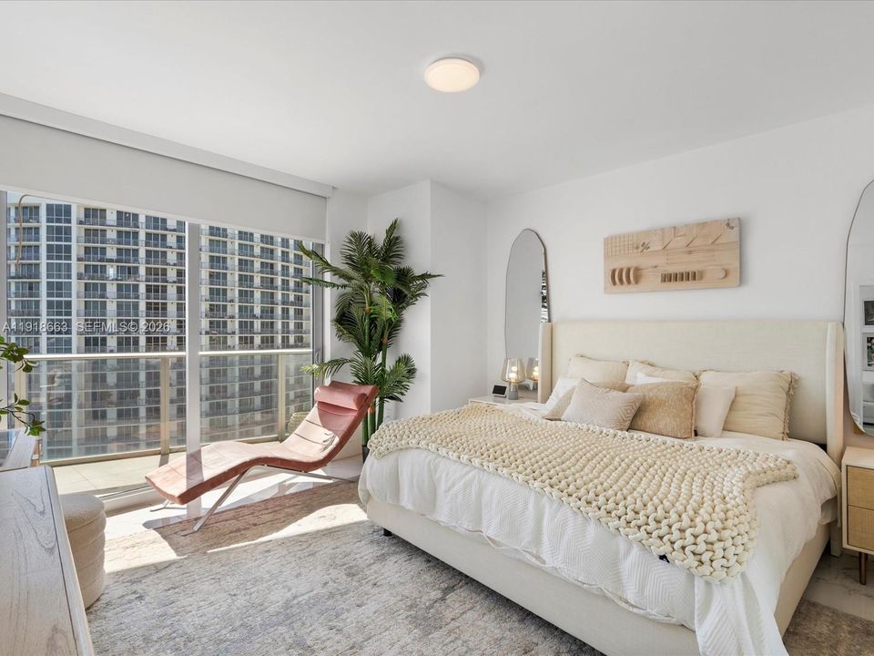 Active With Contract: $1,399,950 (3 beds, 3 baths, 1592 Square Feet)