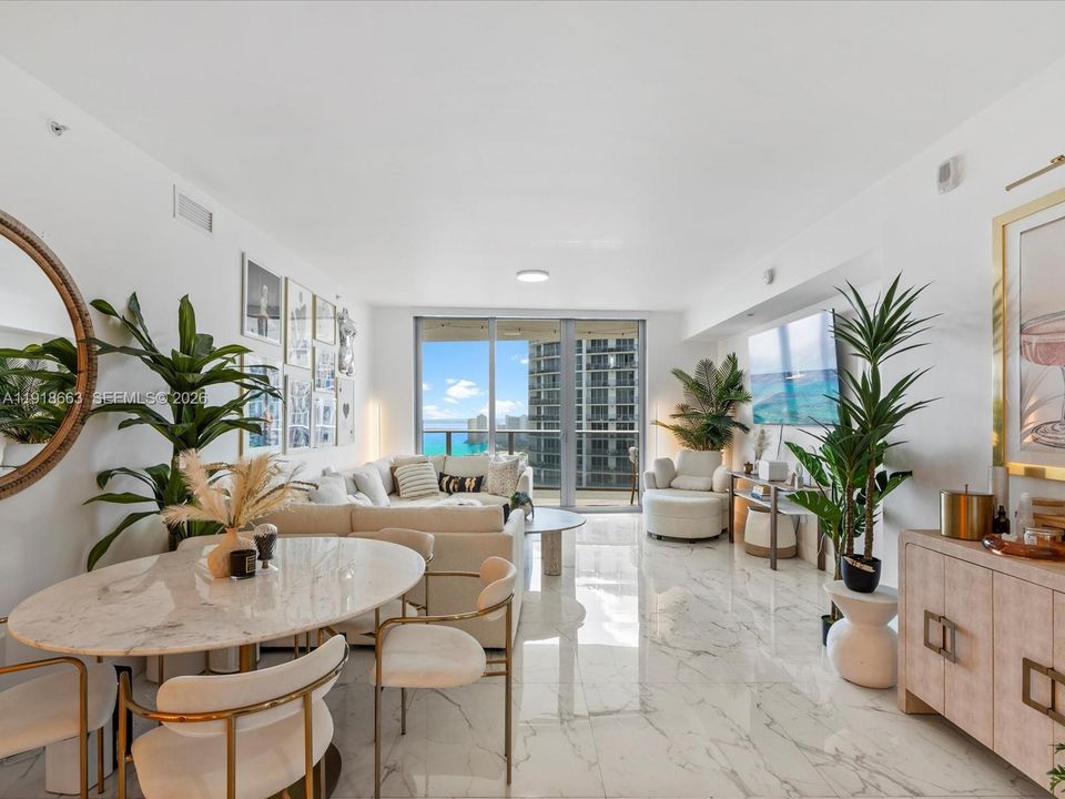 Active With Contract: $1,399,950 (3 beds, 3 baths, 1592 Square Feet)
