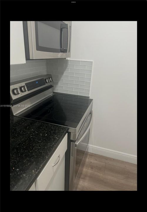 待售: $490,000 (2 贝兹, 1 浴室, 1161 平方英尺)