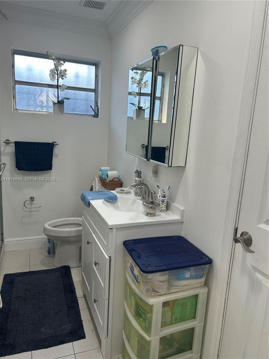 待售: $490,000 (2 贝兹, 1 浴室, 1161 平方英尺)