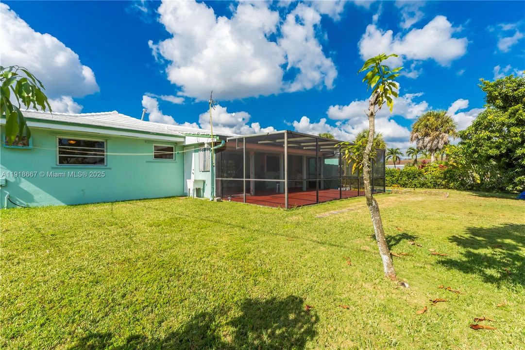 En Venta: $679,000 (3 camas, 2 baños, 1870 Pies cuadrados)