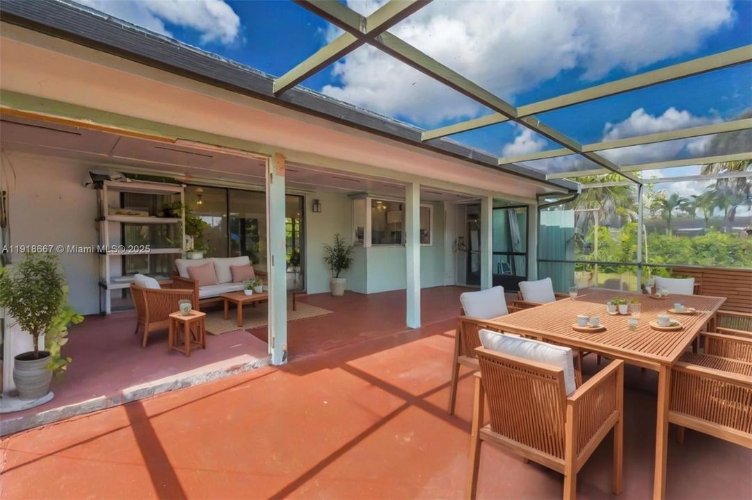 En Venta: $679,000 (3 camas, 2 baños, 1870 Pies cuadrados)