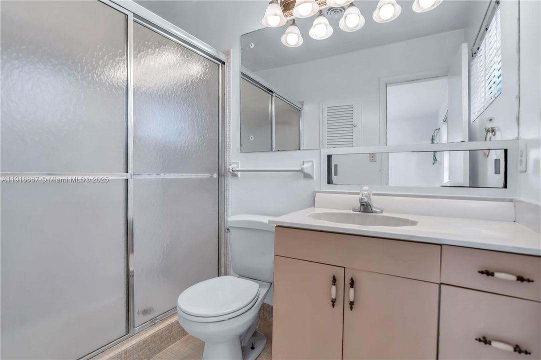 En Venta: $679,000 (3 camas, 2 baños, 1870 Pies cuadrados)