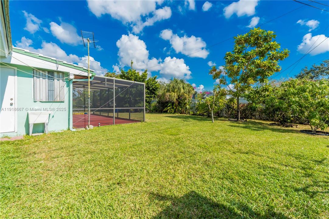 En Venta: $679,000 (3 camas, 2 baños, 1870 Pies cuadrados)