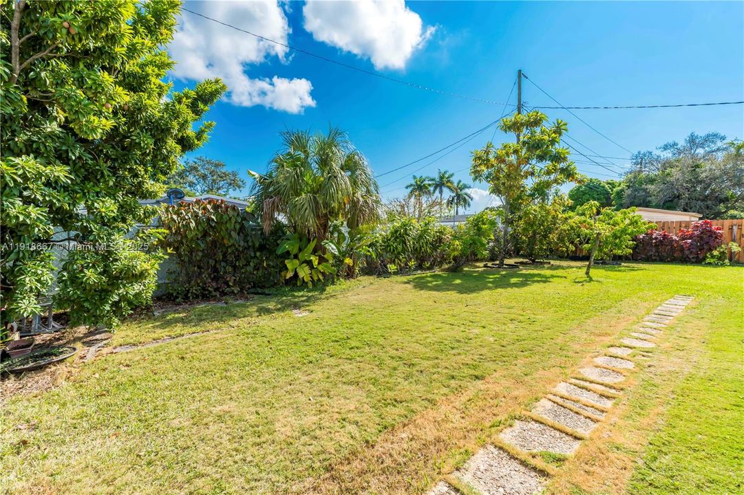 En Venta: $679,000 (3 camas, 2 baños, 1870 Pies cuadrados)