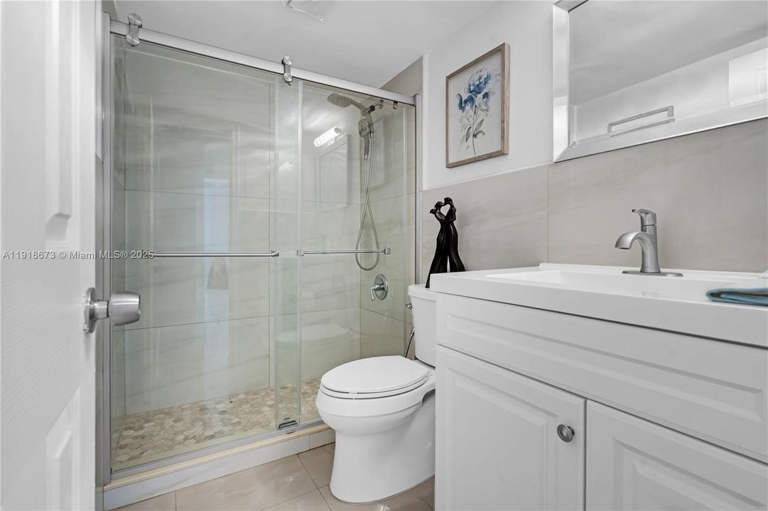 En Venta: $279,999 (2 camas, 2 baños, 1000 Pies cuadrados)