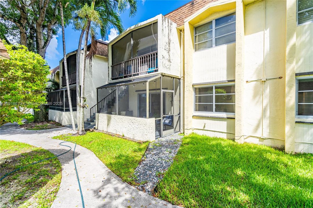 En Venta: $279,999 (2 camas, 2 baños, 1000 Pies cuadrados)