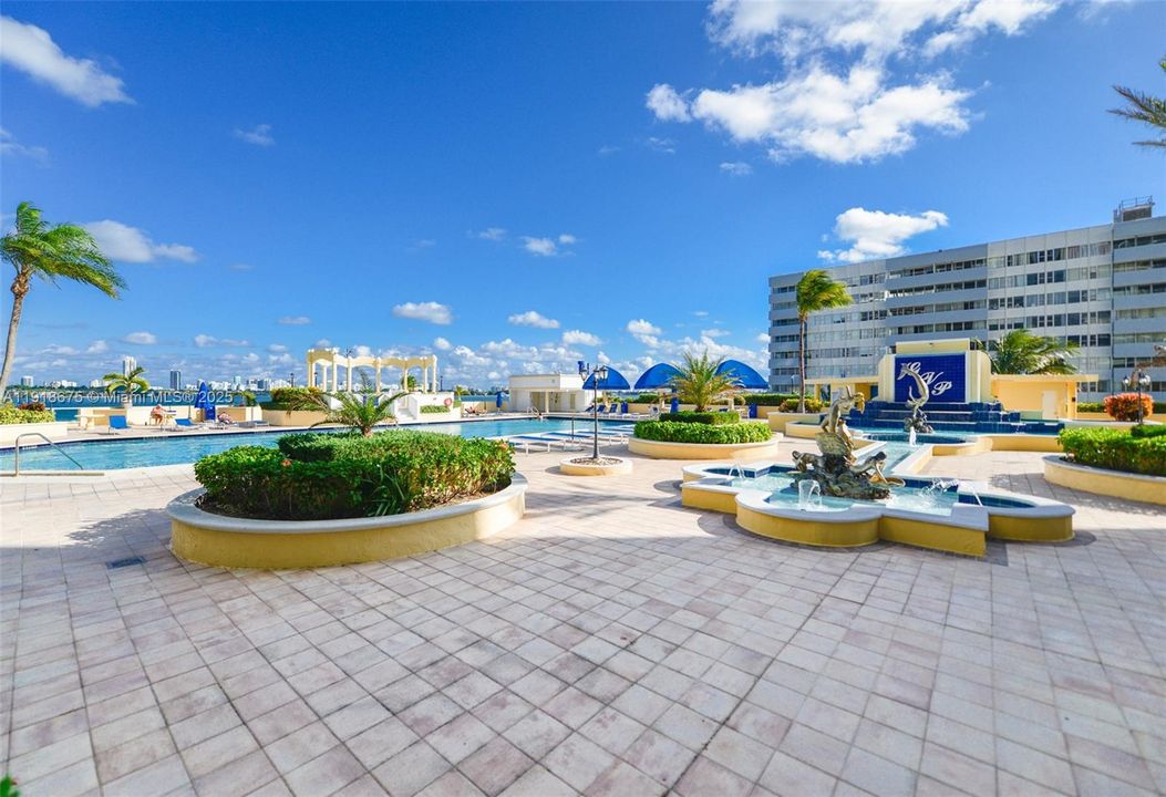 На продажу: $500,000 (2 спален, 2 ванн, 1030 Квадратных фут)