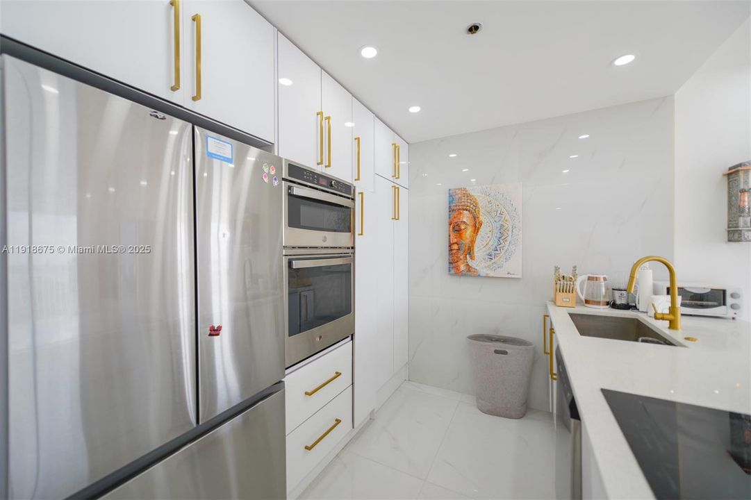 На продажу: $500,000 (2 спален, 2 ванн, 1030 Квадратных фут)