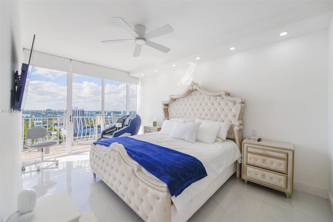 На продажу: $500,000 (2 спален, 2 ванн, 1030 Квадратных фут)