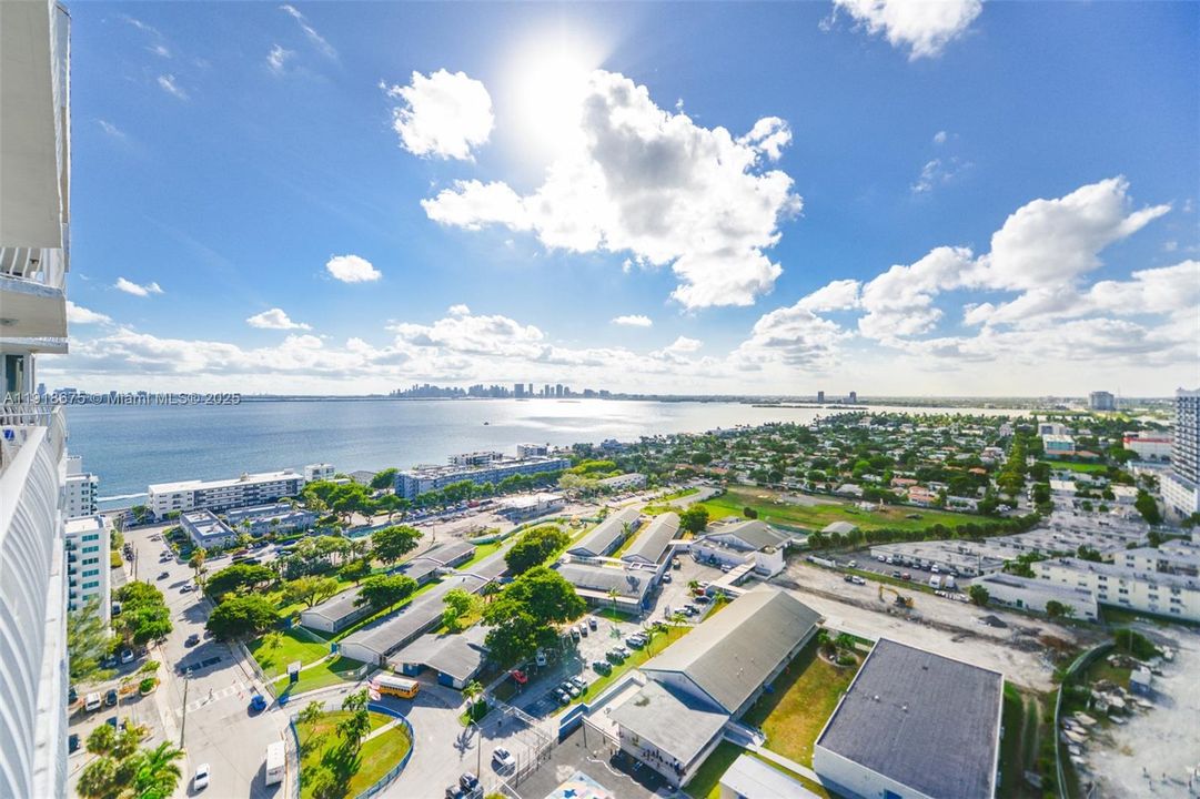 На продажу: $500,000 (2 спален, 2 ванн, 1030 Квадратных фут)