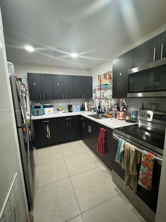 待售: $399,000 (4 贝兹, 2 浴室, 1219 平方英尺)