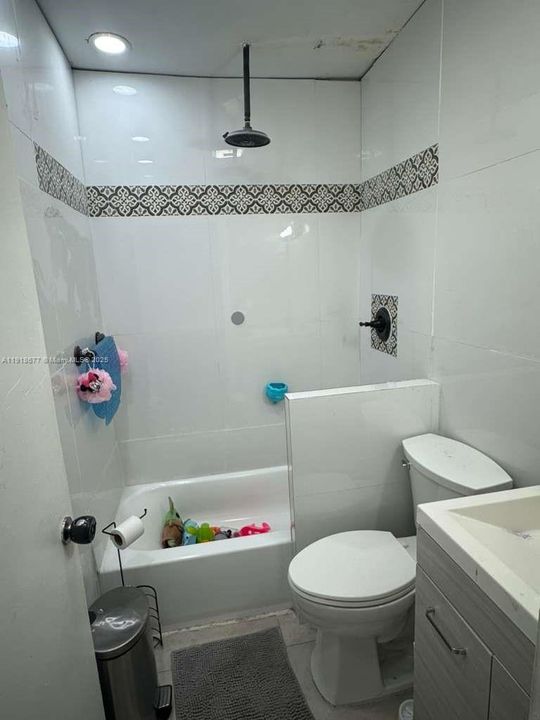 待售: $399,000 (4 贝兹, 2 浴室, 1219 平方英尺)