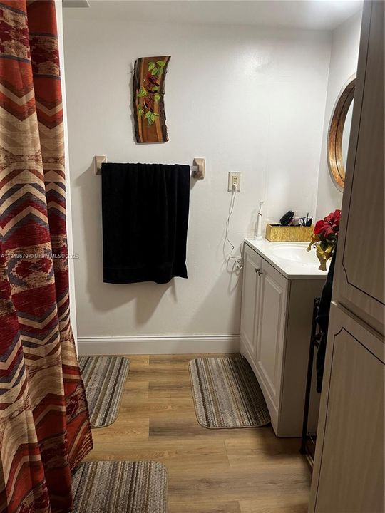 待售: $205,000 (2 贝兹, 2 浴室, 1090 平方英尺)