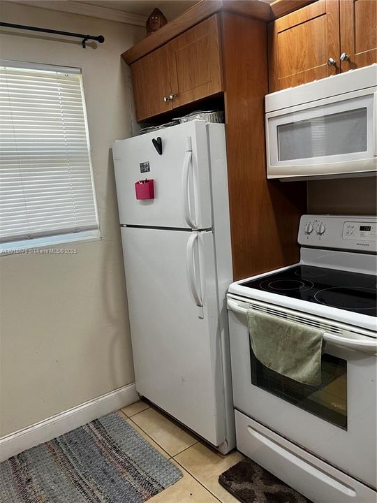 待售: $205,000 (2 贝兹, 2 浴室, 1090 平方英尺)