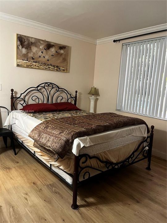 待售: $205,000 (2 贝兹, 2 浴室, 1090 平方英尺)