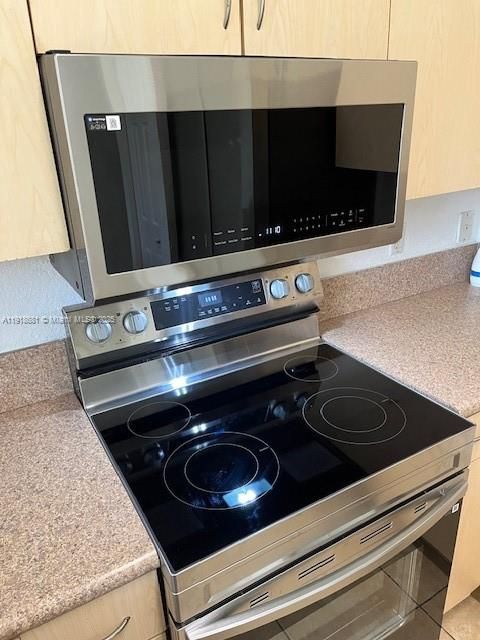 待售: $299,900 (2 贝兹, 2 浴室, 1314 平方英尺)