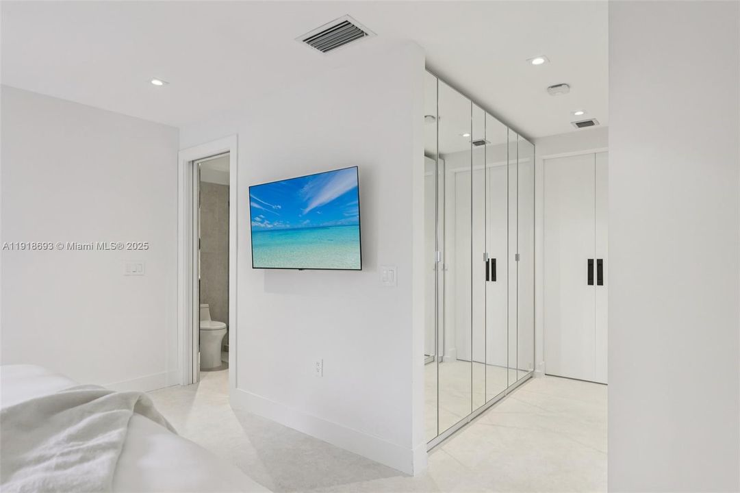 En Venta: $645,000 (2 camas, 2 baños, 1271 Pies cuadrados)