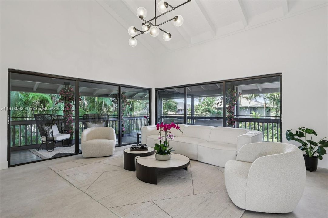 En Venta: $645,000 (2 camas, 2 baños, 1271 Pies cuadrados)