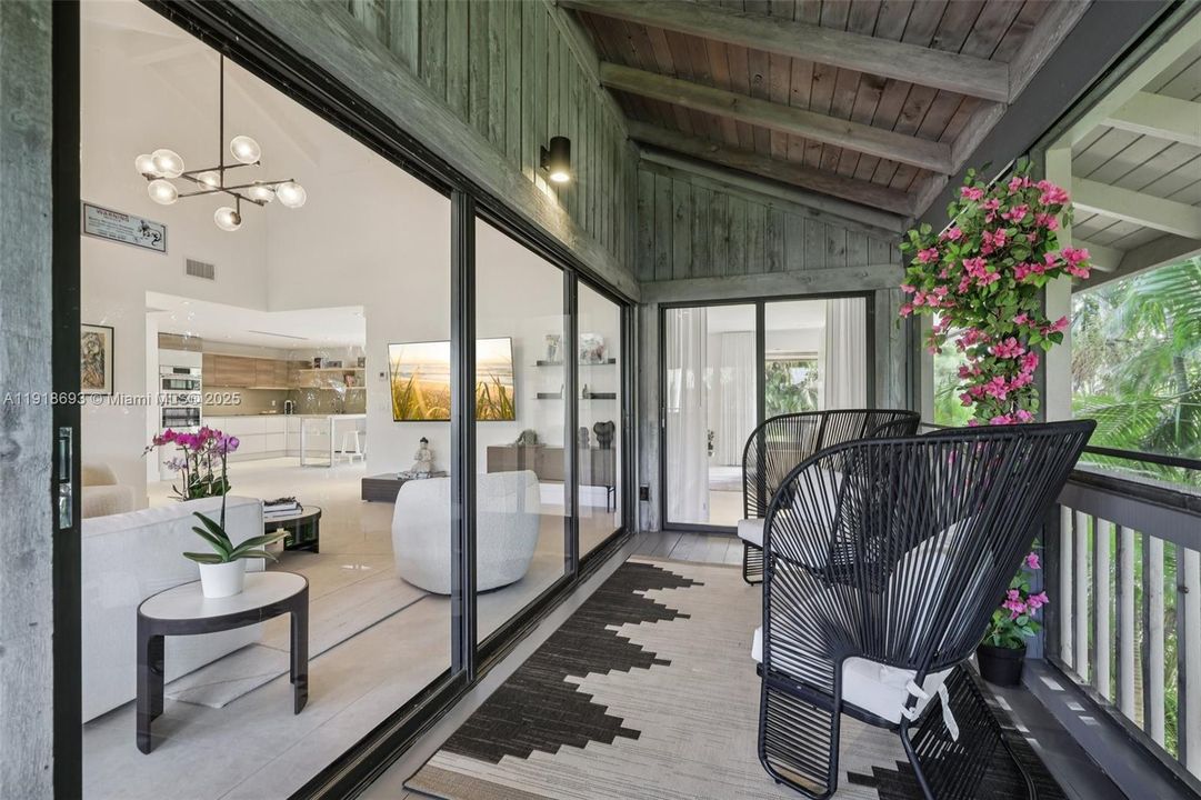 En Venta: $645,000 (2 camas, 2 baños, 1271 Pies cuadrados)