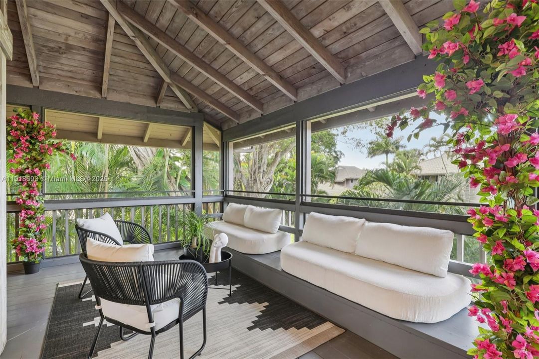 En Venta: $645,000 (2 camas, 2 baños, 1271 Pies cuadrados)