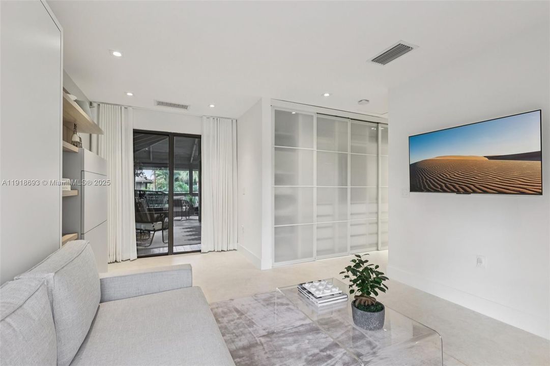 En Venta: $645,000 (2 camas, 2 baños, 1271 Pies cuadrados)