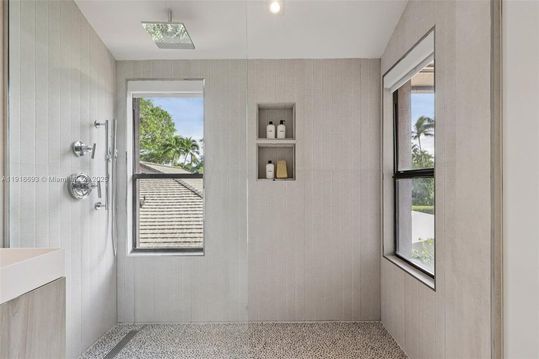 En Venta: $645,000 (2 camas, 2 baños, 1271 Pies cuadrados)